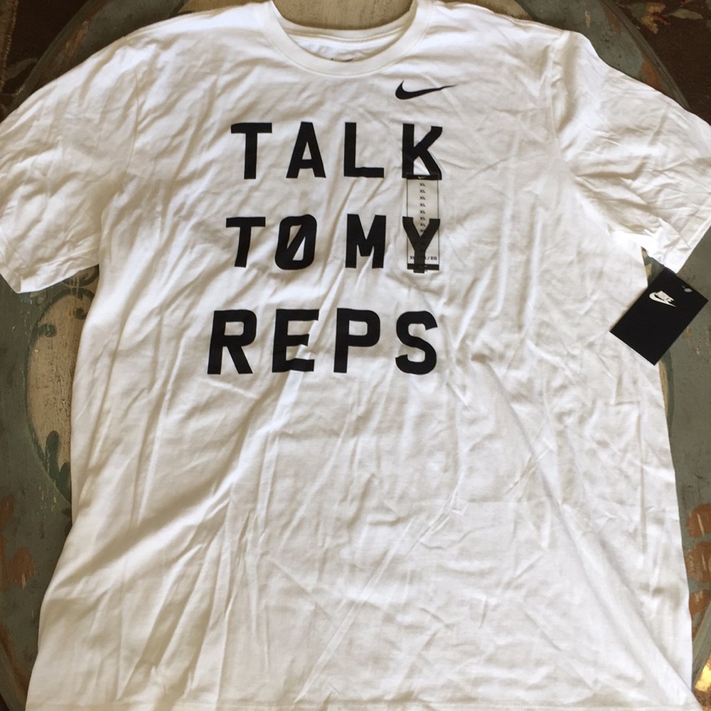 Nike T shirt size XL new with tags white